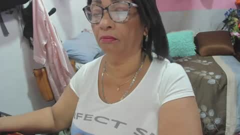 Snapshot of mrs_mommy chatting on 06-16-26, 06:32 mrs_mommy online show from 06-16-26, 06:32