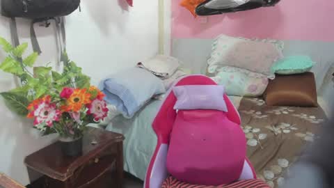 Snapshot of mrs_mommy chatting on 06-26-26, 07:07 mrs_mommy online show from 06-26-26, 07:07