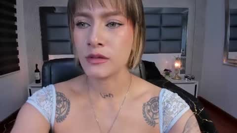 Snapshot of mrs_regina_clk chatting on 06-10-26, 03:18 Regina online show from 06-10-26, 03:18