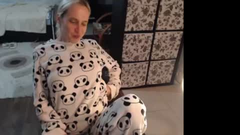 Snapshot of mrsluck chatting on 06-19-26, 05:28 Sasha online show from 06-19-26, 05:28