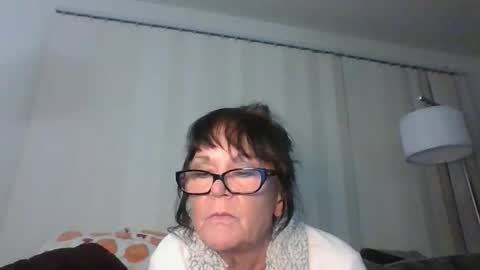 Snapshot of mrsvivianharper chatting on 11-02-25, 01:52 VivianHarper online show from 11-02-25, 01:52