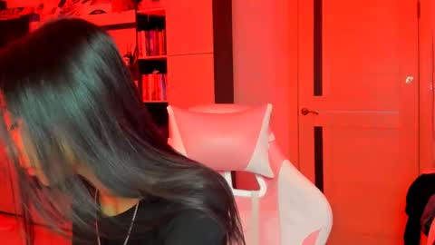 Snapshot of ms_emily_ chatting on 05-15-26, 06:04 ms_emily_ online show from 05-15-26, 06:04
