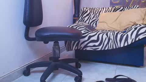Snapshot of ms_leydi chatting on 05-27-26, 05:04 ms_leydi online show from 05-27-26, 05:04