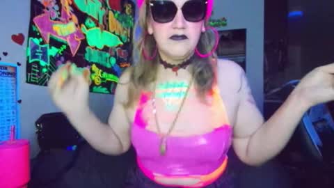 Snapshot of mscuntyluxxe chatting on 10-14-25, 10:16 Cunty Luxxe online show from 10-14-25, 10:16