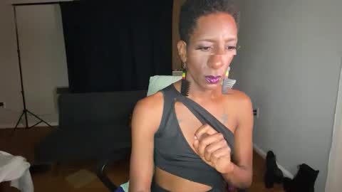 Snapshot of msmerlinmystique chatting on 09-23-25, 02:36 Merlin Mystique online show from 09-23-25, 02:36
