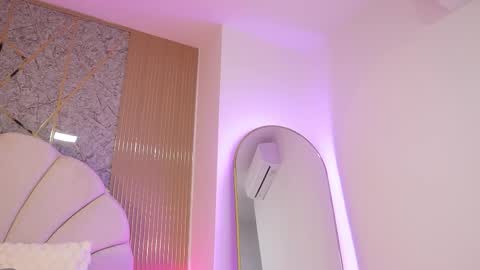 Manuela  online show from 11-14-25, 03:16