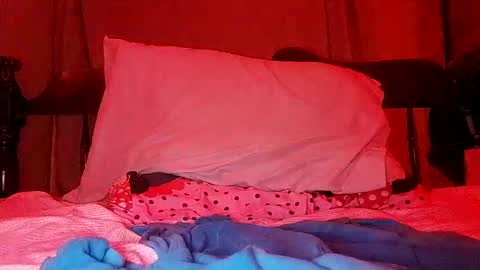 Snapshot of mt220 chatting on 10-22-25, 04:46 mt220 online show from 10-22-25, 04:46