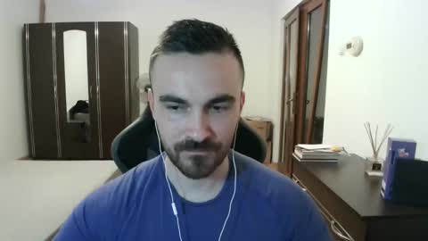 Snapshot of mu5clemania chatting on 04-25-26, 05:32 Victor online show from 04-25-26, 05:32