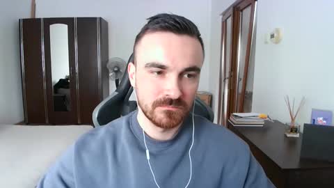 Snapshot of mu5clemania chatting on 04-26-26, 11:19 Victor online show from 04-26-26, 11:19
