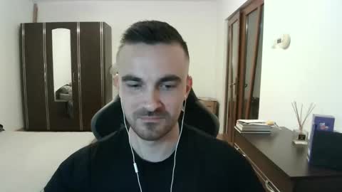 Snapshot of mu5clemania chatting on 04-29-26, 06:58 Victor online show from 04-29-26, 06:58
