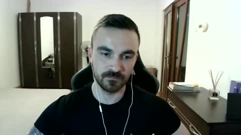 Snapshot of mu5clemania chatting on 05-13-26, 07:00 Victor online show from 05-13-26, 07:00