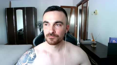 Snapshot of mu5clemania chatting on 05-24-26, 03:17 Victor online show from 05-24-26, 03:17