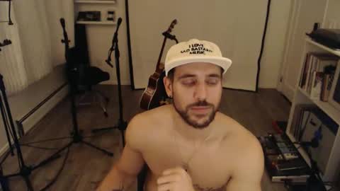 muchachote_ online show from 12-20-25, 04:41