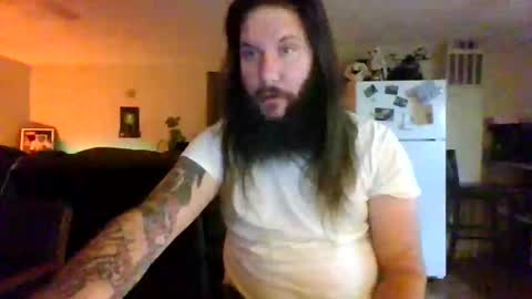 Snapshot of mudge chatting on 01-04-25, 05:37 Mudge online show from 01-04-25, 05:37