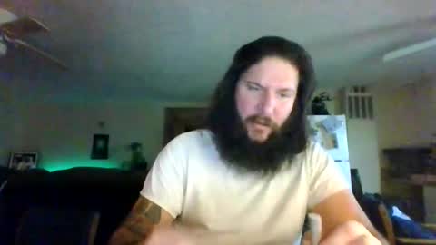 Snapshot of mudge chatting on 01-05-25, 10:50 Mudge online show from 01-05-25, 10:50