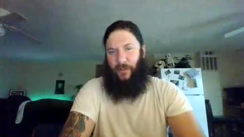Snapshot of mudge chatting on 01-13-25, 01:56 Mudge online show from 01-13-25, 01:56
