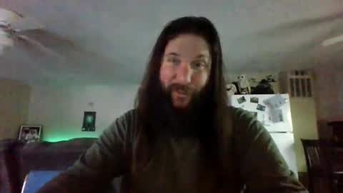 Snapshot of mudge chatting on 01-22-25, 10:37 Mudge online show from 01-22-25, 10:37