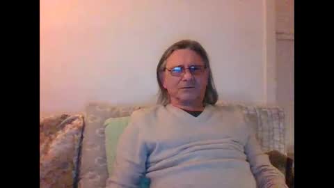 muetzeglatze_muetzeglatze online show from 02-08-25, 04:25