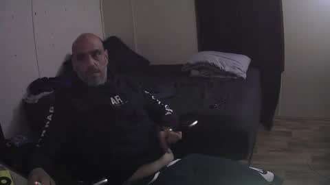 Snapshot of muffdiver718 chatting on 04-21-26, 12:34 Muffdiver online show from 04-21-26, 12:34