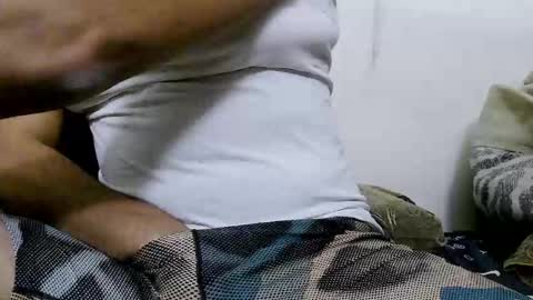 Snapshot of muhra chatting on 11-27-25, 09:17 ATHAR - online show from 11-27-25, 09:17