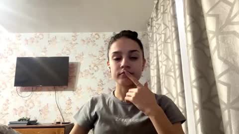 Tia online show from 02-05-26, 06:40