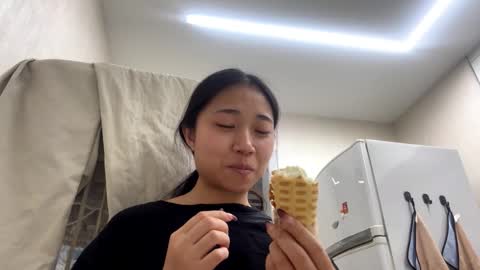 Mia online show from 02-02-26, 10:08