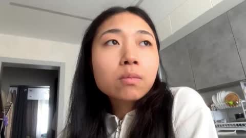 Mia online show from 03-06-26, 03:36