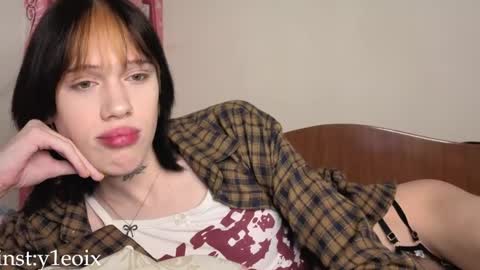 Snapshot of mun_poli chatting on 05-12-26, 06:16 Polik online show from 05-12-26, 06:16
