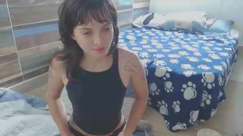 Snapshot of munchi_ chatting on 09-23-25, 04:54   online show from 09-23-25, 04:54