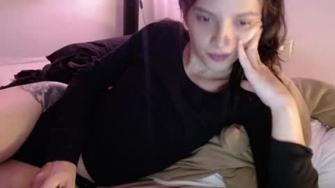 Snapshot of munchi_ chatting on 05-22-26, 12:18 online show from 05-22-26, 12:18