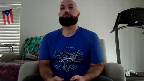 Snapshot of munchies420 chatting on 03-12-26, 06:47 Bearded online show from 03-12-26, 06:47