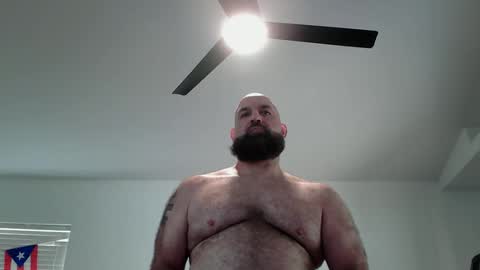 Snapshot of munchies420 chatting on 05-11-26, 04:04 Bearded online show from 05-11-26, 04:04