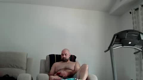 Snapshot of munchies420 chatting on 05-23-26, 07:18 Bearded online show from 05-23-26, 07:18