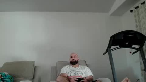 Snapshot of munchies420 chatting on 07-08-26, 01:15 Bearded online show from 07-08-26, 01:15