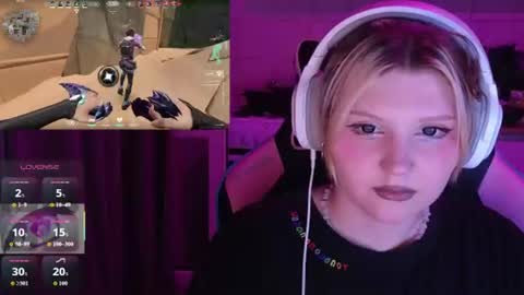 Snapshot of mura_muur chatting on 07-12-26, 04:31 Milana online show from 07-12-26, 04:31