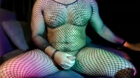 Snapshot of muscbttmbitch chatting on 05-18-26, 08:03 muscbttmbitch online show from 05-18-26, 08:03