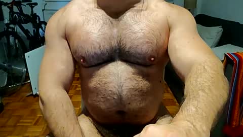 Snapshot of musclbuddy chatting on 10-23-25, 09:30 musclbuddy online show from 10-23-25, 09:30