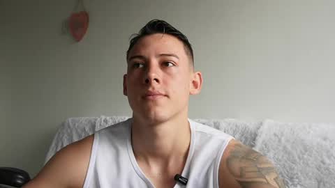 Snapshot of muscle_king_cum chatting on 06-06-26, 02:00 muscle_king_cum online show from 06-06-26, 02:00