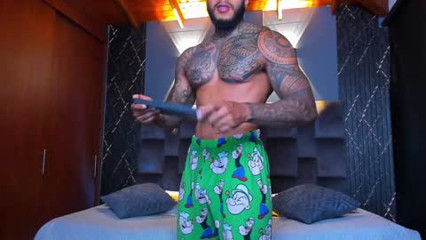 Snapshot of muscle_man19 chatting on 12-20-24, 06:24 Nick online show from 12-20-24, 06:24
