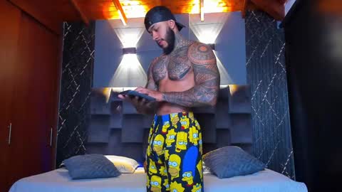 Snapshot of muscle_man19 chatting on 12-27-24, 02:54 Nick online show from 12-27-24, 02:54