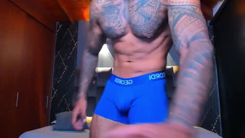Snapshot of muscle_man19 chatting on 01-12-25, 05:01 Nick online show from 01-12-25, 05:01