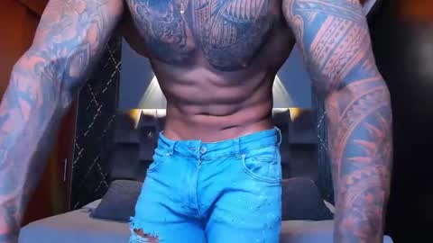 Snapshot of muscle_man19 chatting on 01-15-25, 03:07 Nick online show from 01-15-25, 03:07