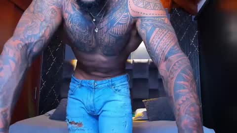 Snapshot of muscle_man19 chatting on 01-16-25, 01:48 Nick online show from 01-16-25, 01:48