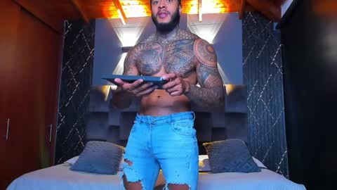 Snapshot of muscle_man19 chatting on 01-19-25, 04:12 Nick online show from 01-19-25, 04:12