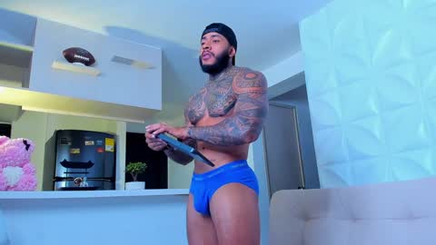 Snapshot of muscle_man19 chatting on 02-04-25, 02:07 Nick online show from 02-04-25, 02:07