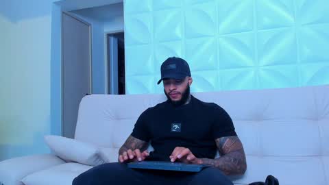 Snapshot of muscle_man19 chatting on 02-09-25, 12:06 Nick online show from 02-09-25, 12:06