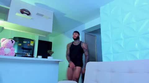 Snapshot of muscle_man19 chatting on 03-01-25, 02:15 Nick online show from 03-01-25, 02:15