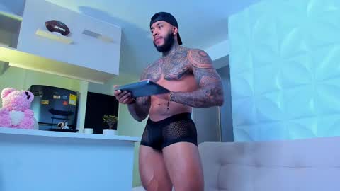 Snapshot of muscle_man19 chatting on 03-02-25, 01:15 Nick online show from 03-02-25, 01:15