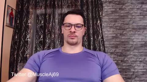 Snapshot of muscleaj69 chatting on 01-18-25, 03:59 AJ online show from 01-18-25, 03:59
