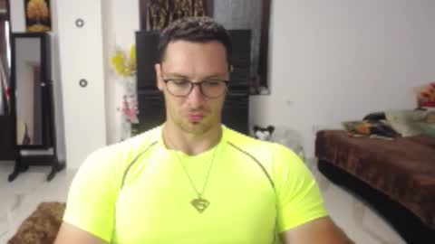 Snapshot of muscleaj69 chatting on 09-08-25, 03:44 AJ online show from 09-08-25, 03:44